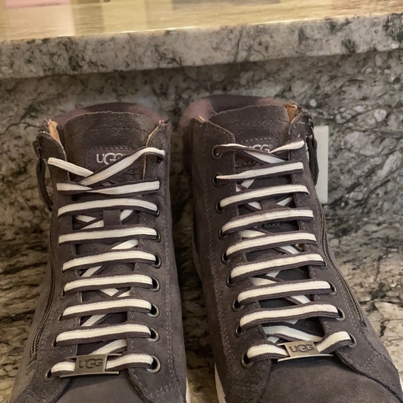 🤍🤎NEVER WORN UGG SNEAKERS🤎🤍 - Picture 3 of 5